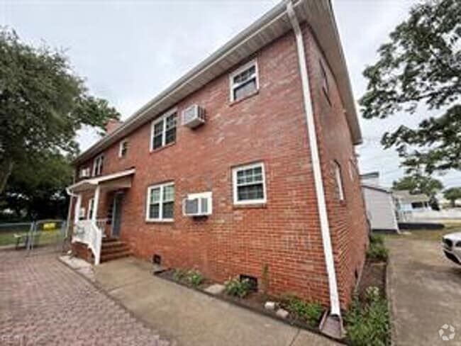 Building Photo - FOR RENT OCEAN VIEW AREA Rental