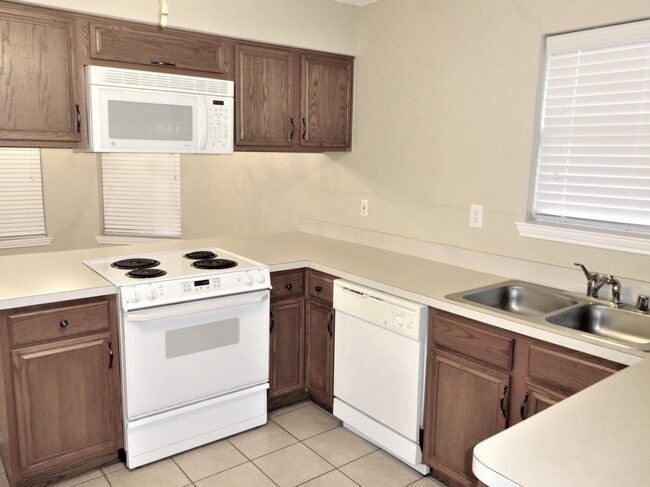 Photo - 641 Raven Dr