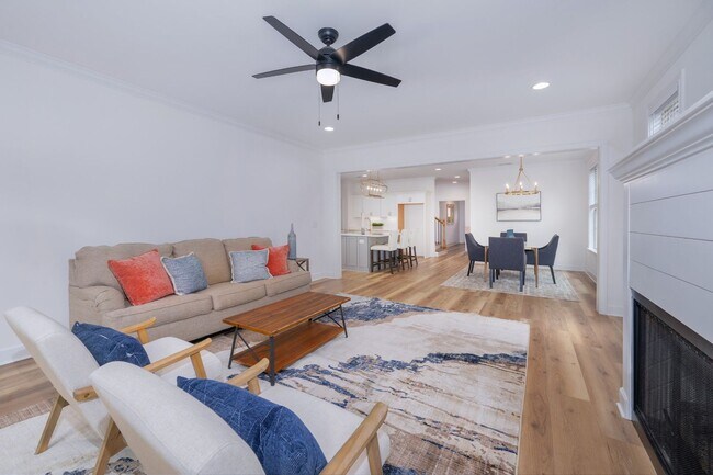 Photo - FOR LEASE - NEW BUILD TOWNHOME LOCATED IN ...