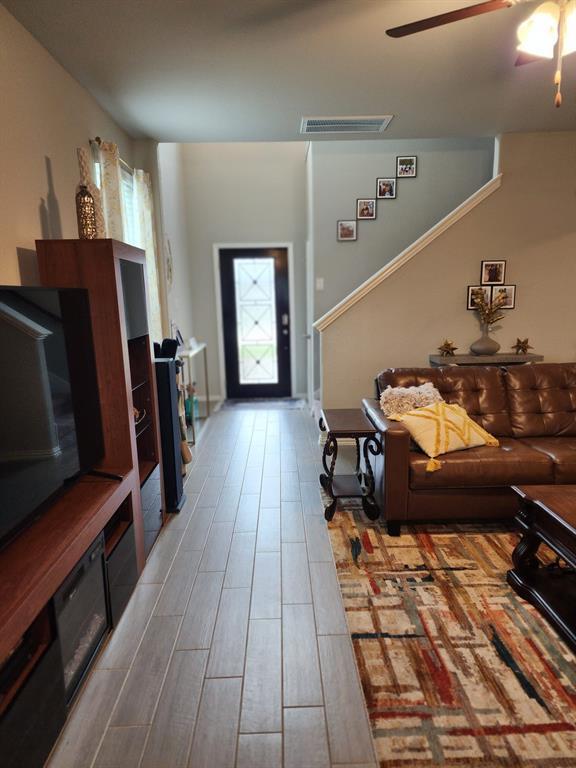 Photo - 31314 Spotted Saddle Holw