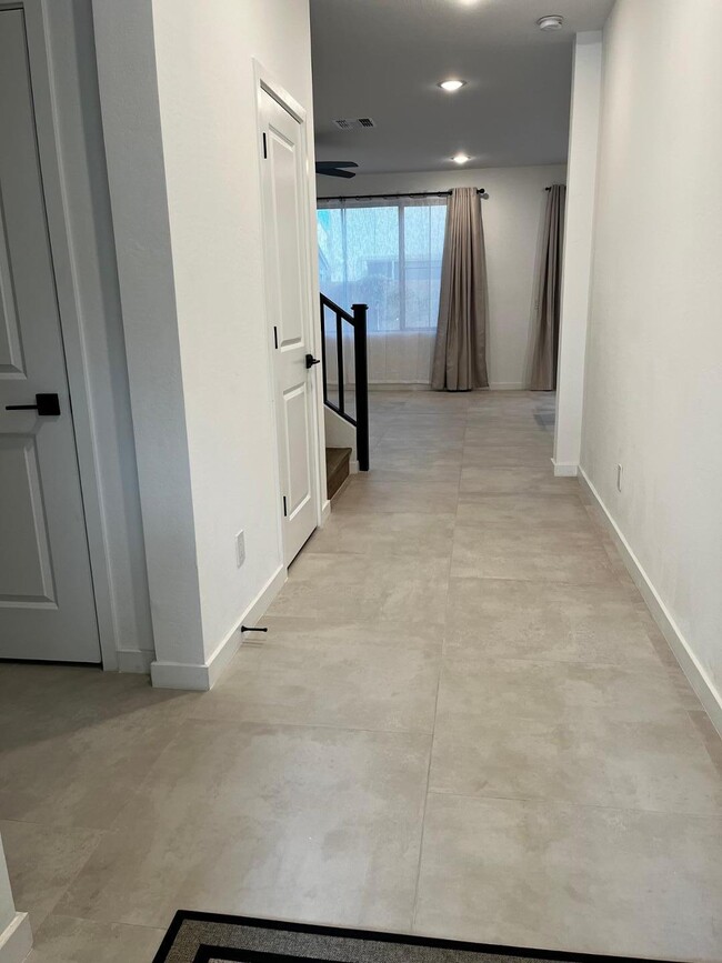 Photo - 1355 W Crane Dr