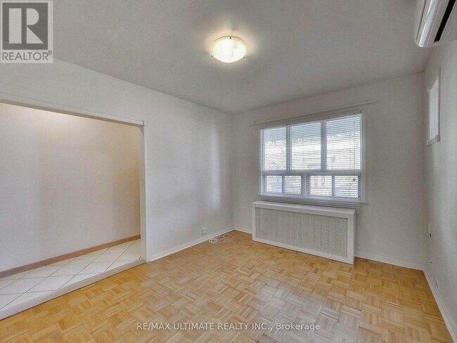 Photo - 1652 Dufferin St Unit Main