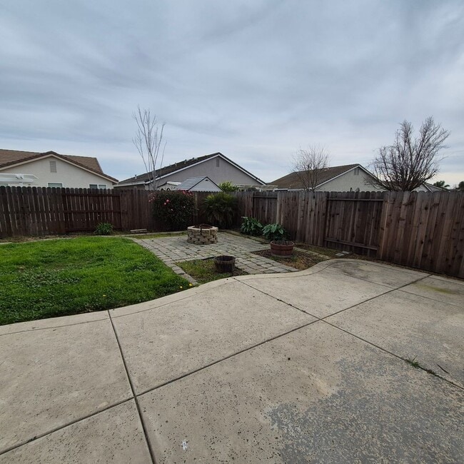 Photo - New Flooring throughout; Nice Elk Grove 3 bedroom home! Single story