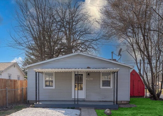 Building Photo - 2702 S Lyons Ave