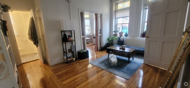 Building Photo - Updated Apt Near Packards Corner and BU Ca...