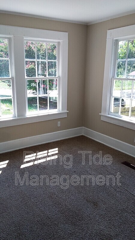 Photo - 701 84th St S