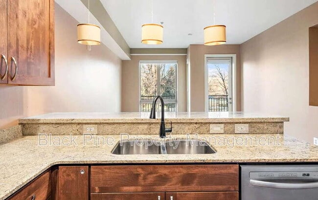 Photo - 323 W Jefferson St Unit 205