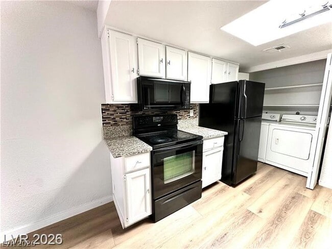 Building Photo - 2112 Venus Ave Unit A
