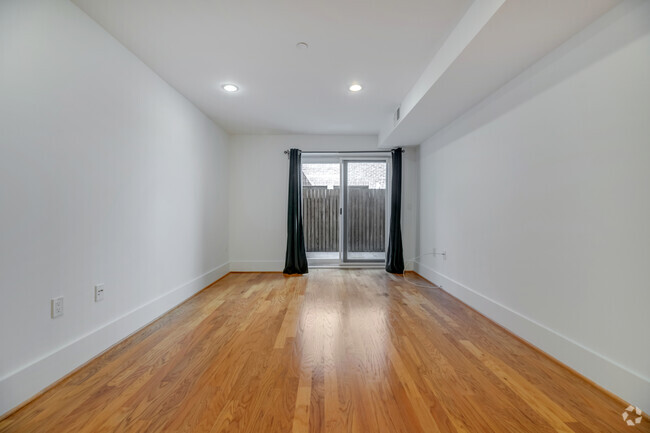 Building Photo - 2852 Connecticut Ave NW Unit 1 Rental