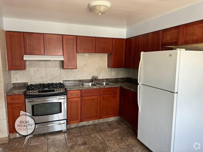 Building Photo - 3558 N Nagle Ave Unit 2N Rental