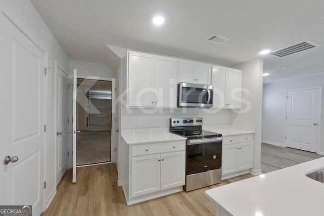 Photo - 105 Inez Ave