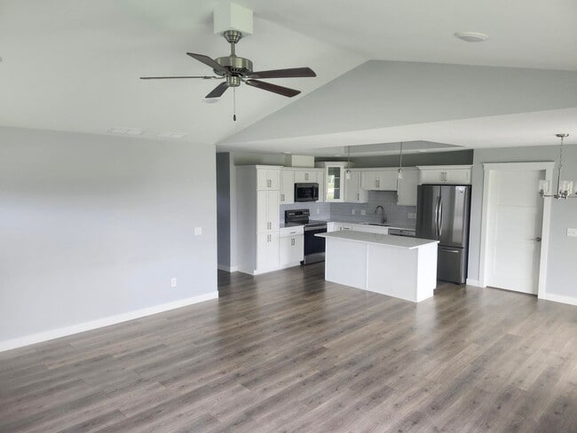 1581 Keanan Ln