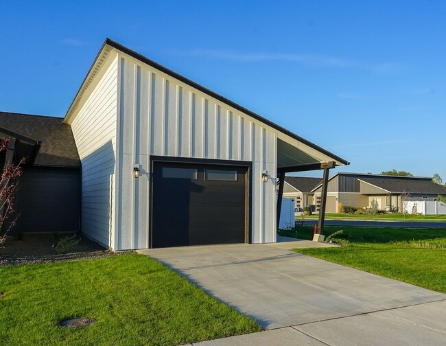 Photo - Just Completed  Beautiful Two Bedroom Two ...