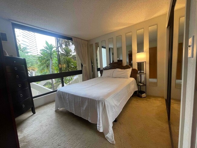 Photo - Fabulous Unit in Waikiki!