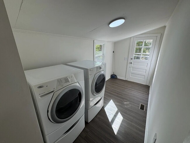 Photo - 2 Bed, 1 bath in Central