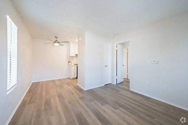 1BR, 1BA - The Lark