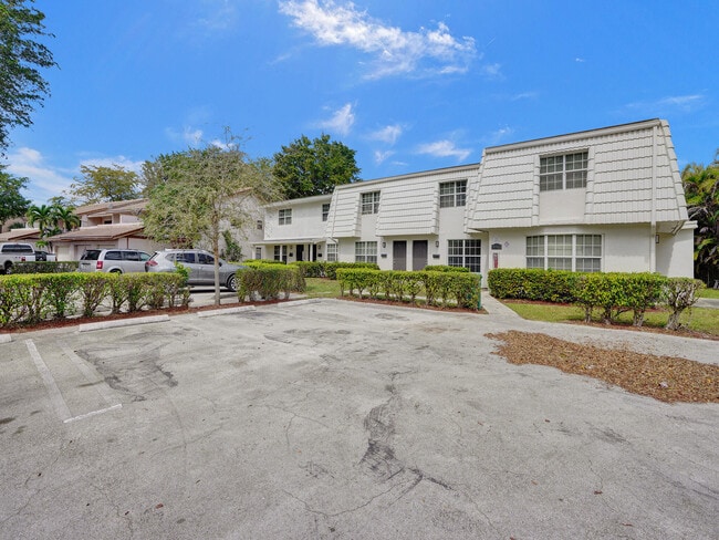 Building Photo - 8503 NW 35th Ct