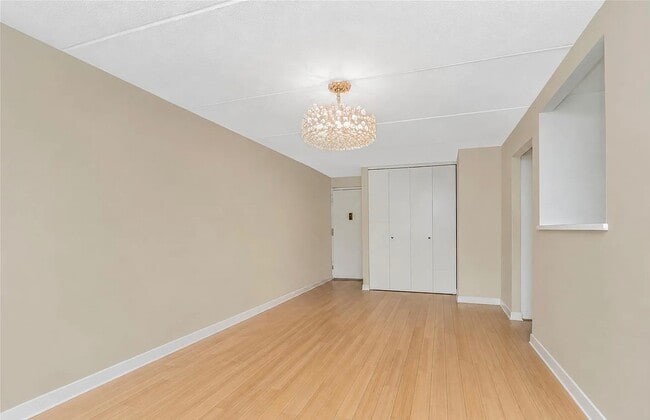 Photo - 1155 Warburton Ave