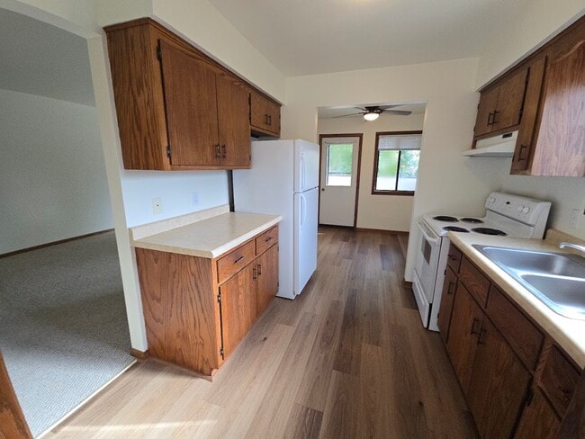 Kitchen from Laundryrm - 131 Maple Ave S Unit #3