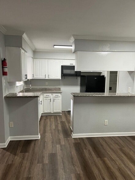 Building Photo - 9255 W Sam Houston Pkwy S Unit 509