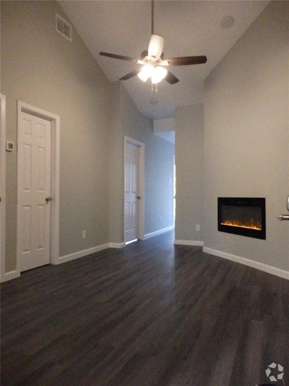 Building Photo - 715 W 22 1/2 St Unit 304 Rental