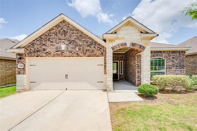 Building Photo - 13720 Nelson Houser St