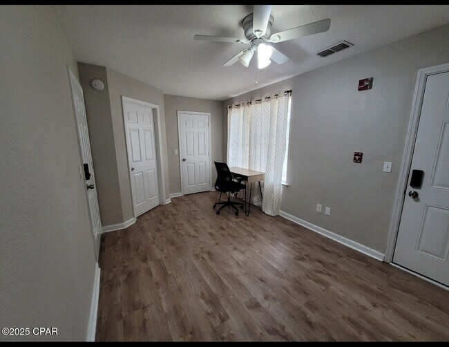 Photo - 1329 Nylic St