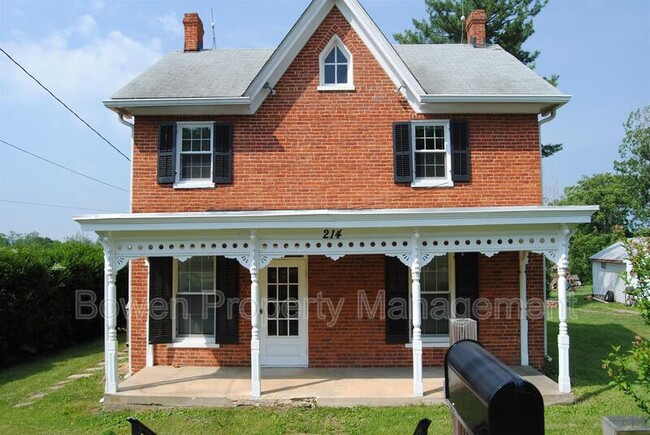 Building Photo - 214 S Main St Rental