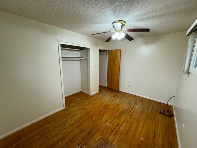 Building Photo - Beautiful Home