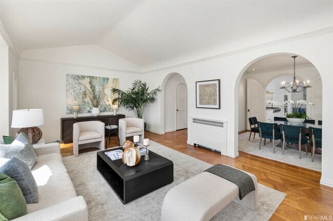 Photo - 2324 Francisco St