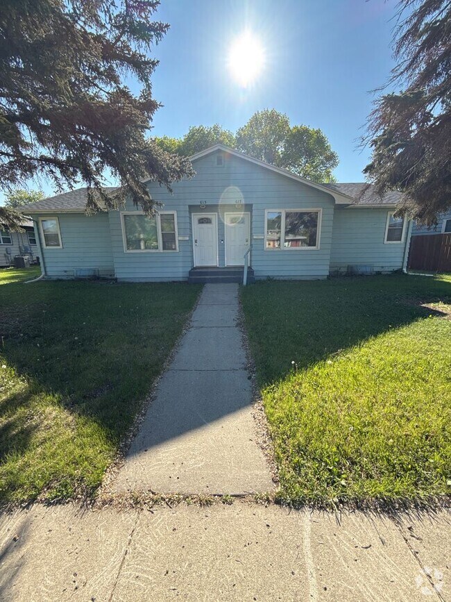 Building Photo - NSP-615/617 Unit 617 Rental