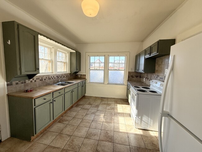 Photo - 834 Malvern Ave