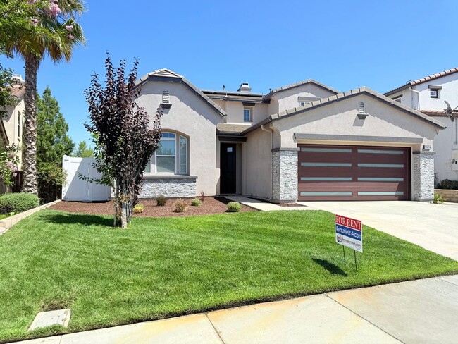 Building Photo - 4 Bed 3 Bath Home for rent in Murrieta