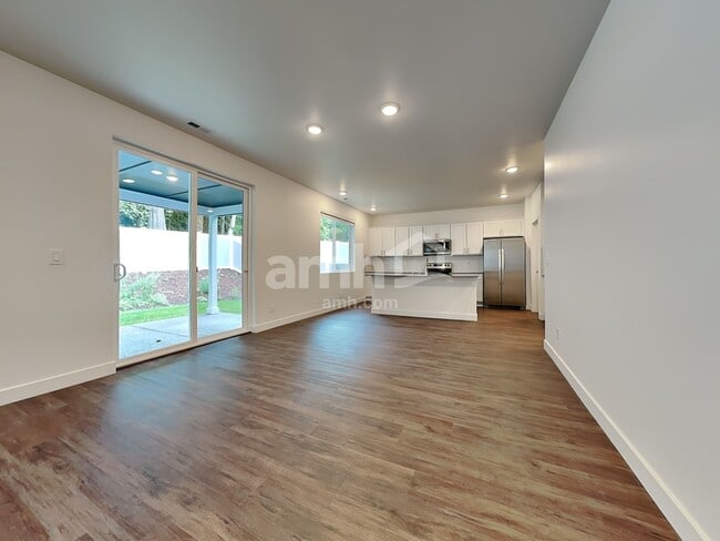 Photo - 8043 Dagny St SW