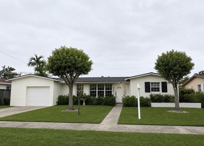Building Photo - 5001 SW 87th Pl