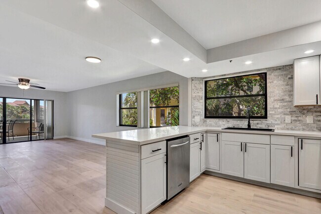 Photo - 700 Uno Lago Dr Unit 301