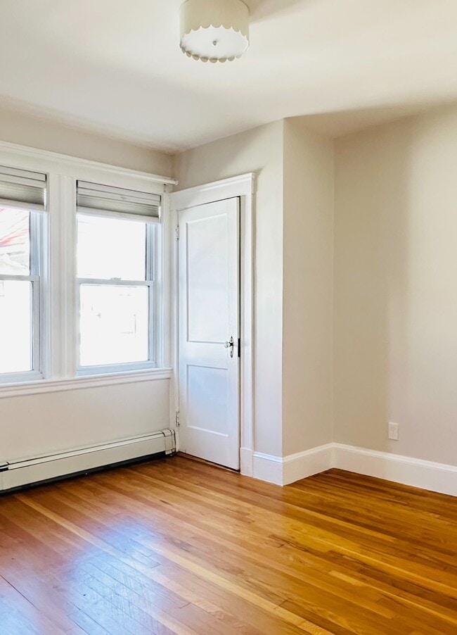 Building Photo - 62 Edgecliff Rd Unit 62