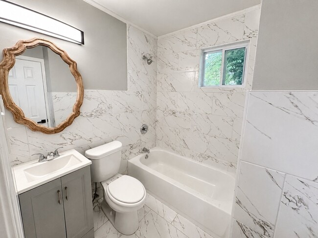 Photo - 1672 Thornton Pl SW Unidad B