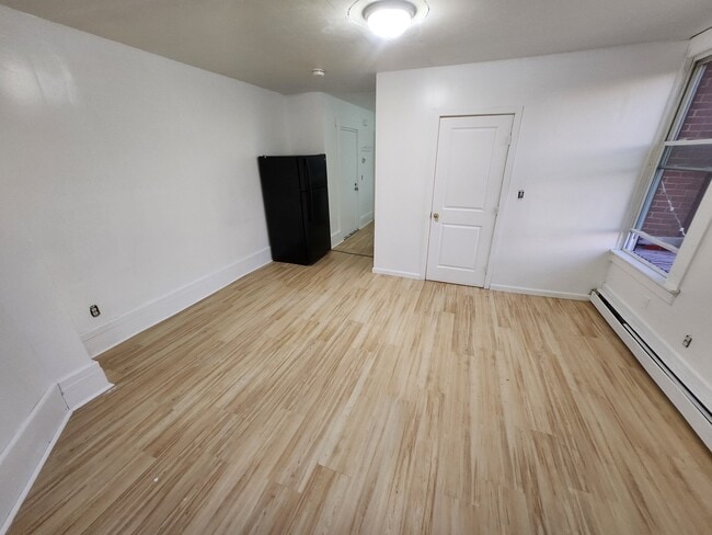 Livingroom - 84 Salem St Unit 84 Salem st 2 floor A