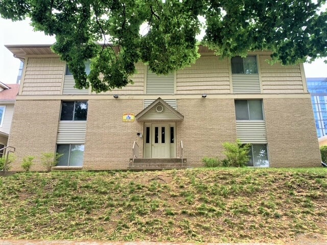 Photo - 414 S Dubuque St Apartments Unit 1