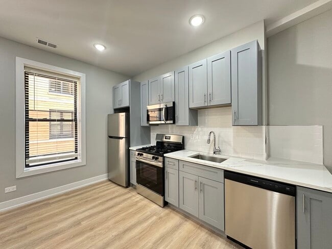419 W Belden Ave Unit 21