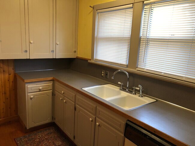 Photo - 207 S 16th Ave