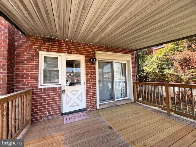 Photo - 2717 Creston Rd