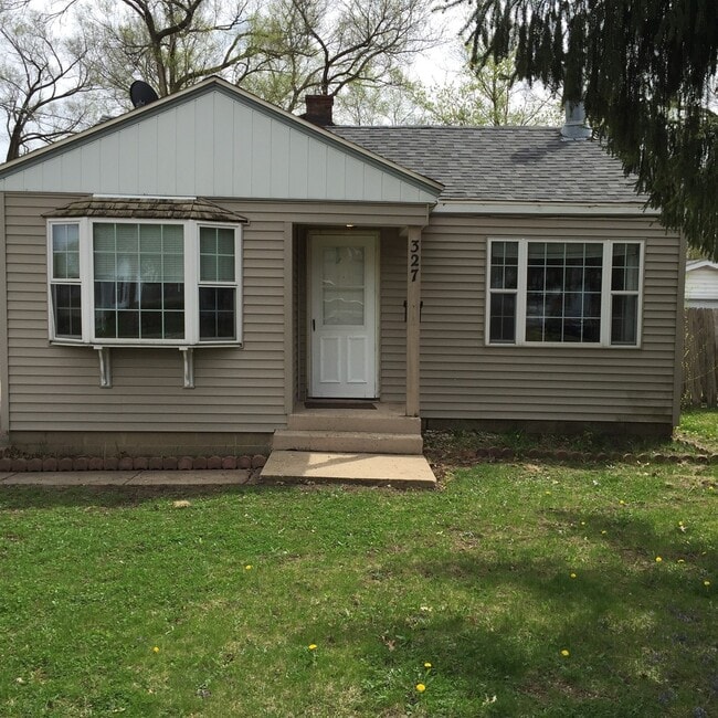 Building Photo - 2 bedroom home available in Loves Park