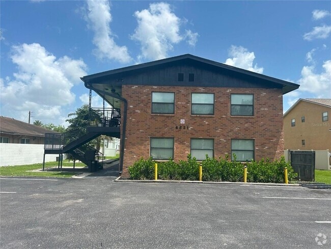 Building Photo - 6531 72nd Ave N Unit 4 Rental