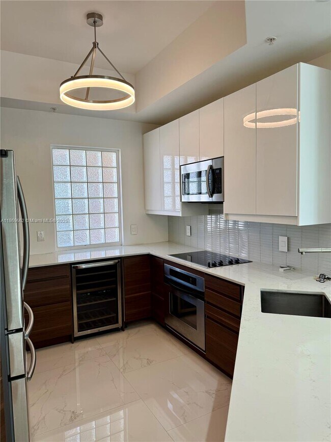 Photo - 140 Meridian Ave Unidad 343