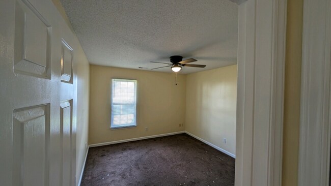 Photo - 425 Elmira St Unidad B