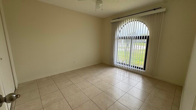 Photo - 5045 SE Primrose Way