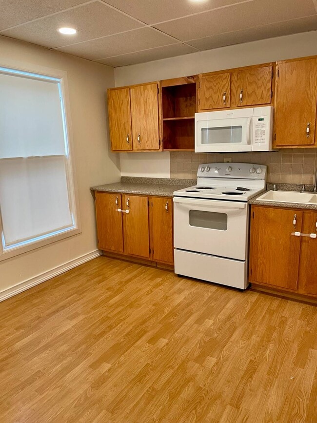 Photo - 268 Guy Park Ave Unit 2