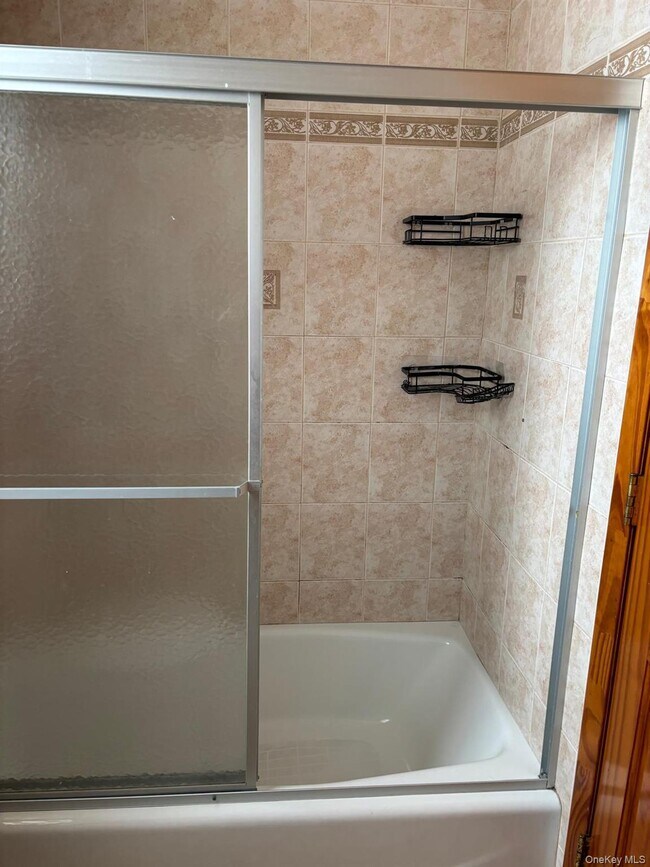 Photo - 75-20 167th St